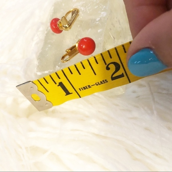 Vintage Gold Tone Metal Beaded Clip On Earrings - Picture 6 of 7